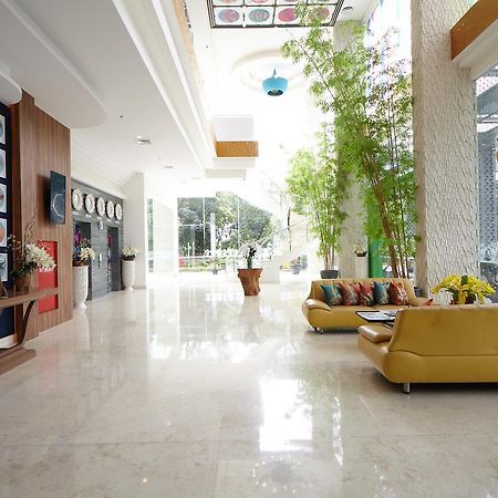 Hotel Ibis Styles Cikarang Exteriér fotografie