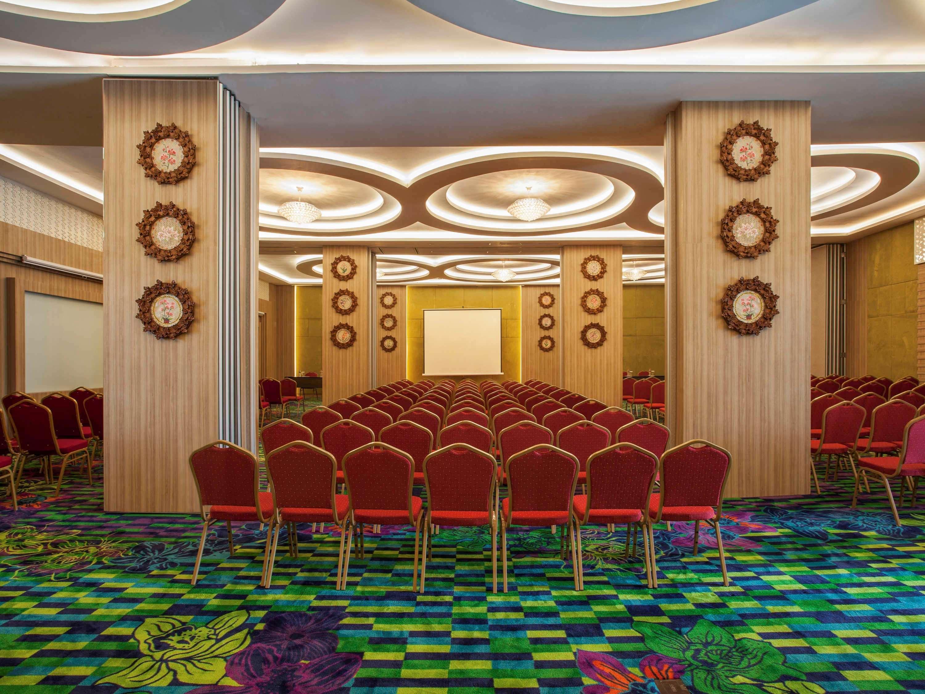Hotel Ibis Styles Cikarang Exteriér fotografie