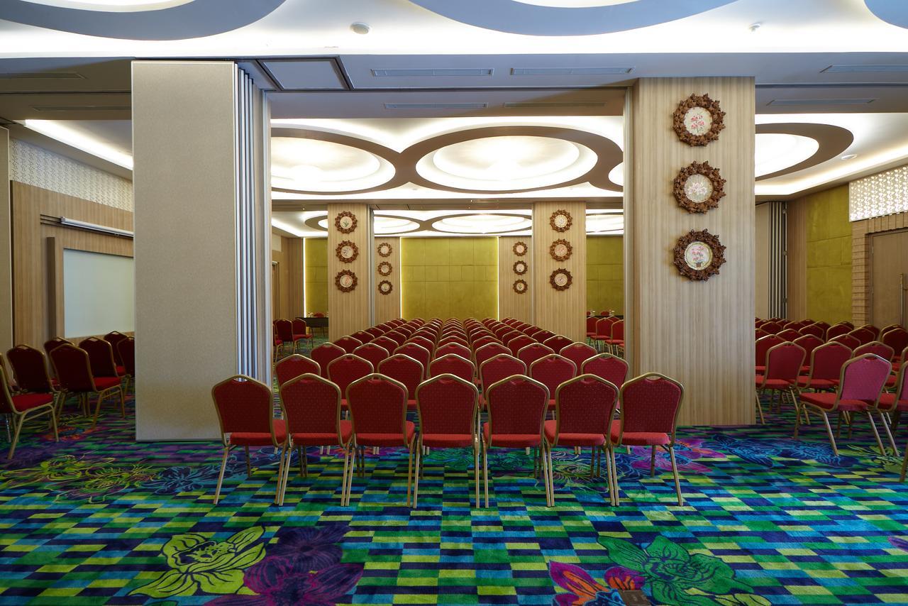 Hotel Ibis Styles Cikarang Exteriér fotografie