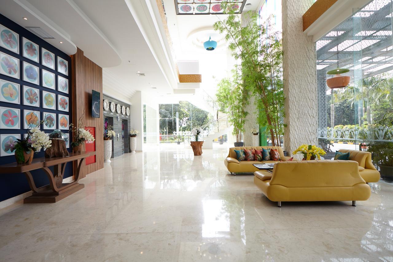 Hotel Ibis Styles Cikarang Exteriér fotografie