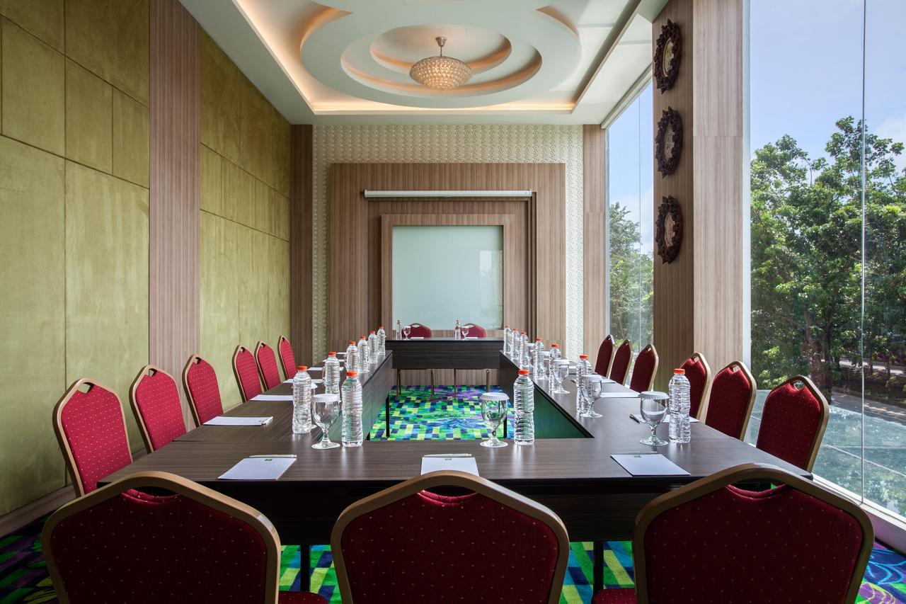 Hotel Ibis Styles Cikarang Exteriér fotografie